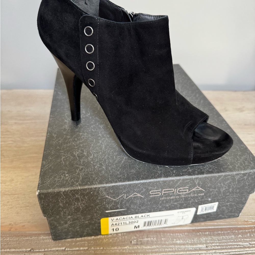 Via Spiga Women's Black Ankle Booties